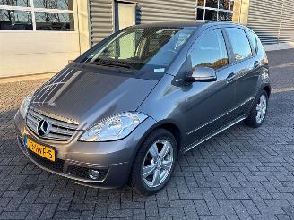 krockskadad bil auto Mercedes A-klasse 1.5 A-150 5-Drs. Hatchback 4Dr Benzine 1.498cc 70kW (95pk) FWD 2009/3