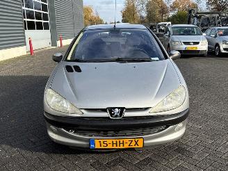 Peugeot 206 1.4 XR,XS,XT,Gentry Hatchback  Benzine 1.360cc 55kW (75pk) FWD picture 8