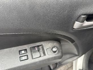 Opel Agila 1.2 16V MPV  Benzine 1.242cc 69kW (94pk) FWD picture 18