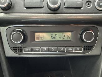 Volkswagen Polo 1.4 16V Hatchback  Benzine 1.390cc picture 20