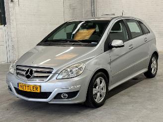 Damaged car Mercedes B-klasse 2.0 B-180 CDI 16V Hatchback  Diesel 1.991cc 80kW (109pk) FWD 2011/3