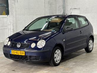 Auto incidentate Volkswagen Polo 1.4 16V Hatchback  Benzine 1.390cc 55kW (75pk) FWD 2003/11