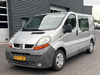 damaged commercial vehicles Renault Trafic 1.9 dCi 100 16V Bestel  Diesel 1.870cc 74kW (101pk) FWD 2004/11