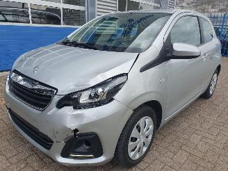 Damaged car Peugeot 108 1.0 AUTOMAAT 2015/6