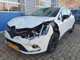 krockskadad bil auto Renault Clio 0.9 TCe Limited 2018/3