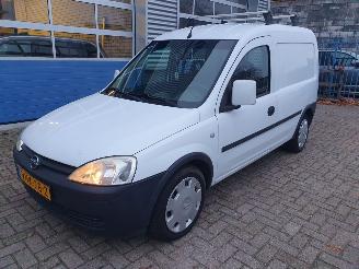 Vaurioauto  commercial vehicles Opel Combo 1.4-16V Comfort Benzine 2009/10