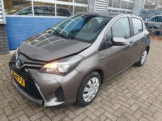 krockskadad bil auto Toyota Yaris 1.5 Hybrid Trend 2016/2
