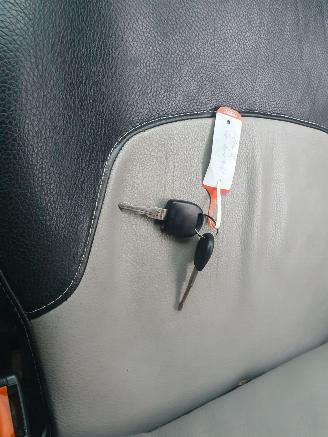 Volkswagen  Transporter 70x02A picture 24