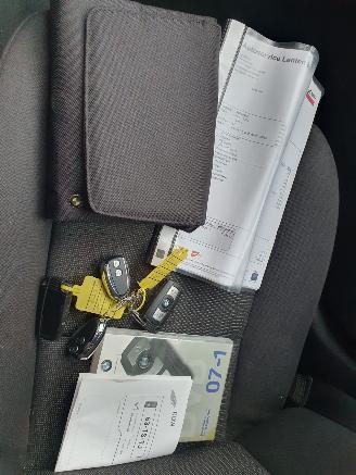 BMW 3-serie 320i High Executive Automaat Schadevrij picture 21