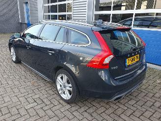 Volvo V-60 2.4 D6 AWD Plug-In Hybrid Summum picture 3
