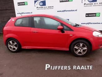Vrakbiler auto Fiat Grande Punto Grande Punto (199), Hatchback, 2005 1.4 T-Jet 16V 2009/4