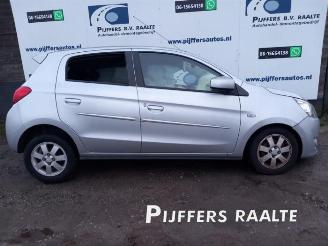 Vrakbiler auto Mitsubishi Space-star Space Star (A0), Hatchback, 2012 1.2 12V 2013/7