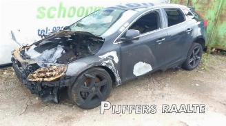 rozbiórka samochody osobowe Volvo V-40 V40 (MV), Hatchback 5-drs, 2012 / 2019 2.0 D3 16V 2016/8