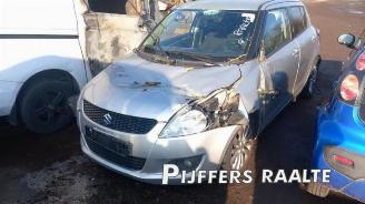 Coche siniestrado Suzuki Swift Swift (ZA/ZC/ZD), Hatchback, 2010 / 2017 1.2 16V 2011/2