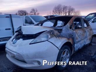 skadebil auto Nissan Leaf Leaf (ZE0), Hatchback, 2010 / 2017 Leaf 2013/11