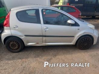 Démontage voiture Peugeot 107 107, Hatchback, 2005 / 2014 1.0 12V 2011/6
