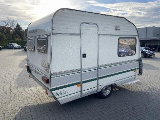 krockskadad bil caravan Chateau  330 1989/1