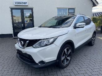 Damaged car Nissan Qashqai 1.2 N-Connecta N.A.P NLAUTO PRACHTIG!!! 2016/4