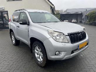 krockskadad bil auto Toyota Landcruiser 3.0 D-4D-F LX High Roof Blind Van N.A.P NL AUTO 12500 EX BTW 2012/1