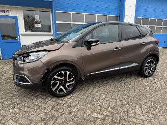 krockskadad bil auto Renault Captur 0.9 TCE  DYNAMIQUE 2015/1