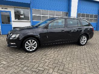 Vaurioauto  passenger cars Skoda Octavia 1.0 TSI  AMBITION  BUSINESS 2018/1