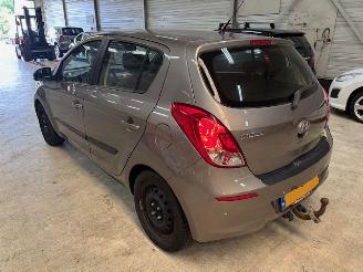 skadebil auto Hyundai I-20 1.2i Vision 5-drs Airco 2012/6