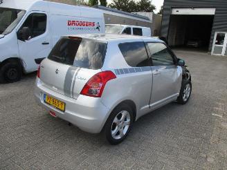 Suzuki Swift 1.3 COOL picture 4