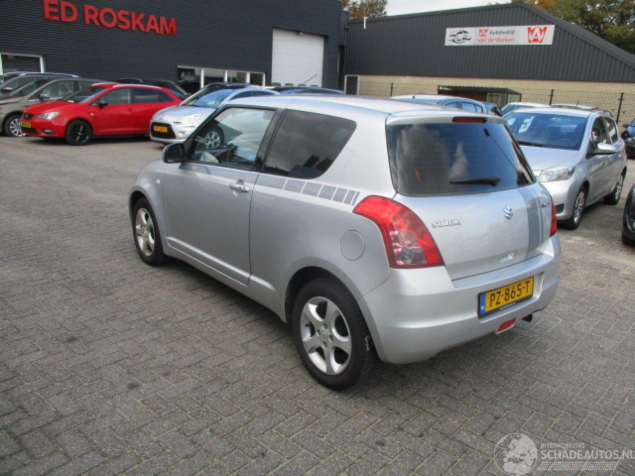 Suzuki Swift 1.3 COOL