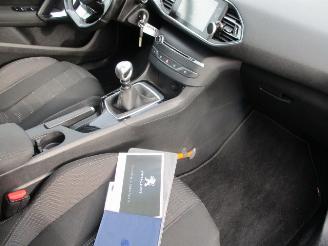 Peugeot 308 1.6 BLUEHDI EXECUTIVE PACK picture 6