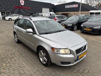 Unfallwagen Volvo V-50 1.8 Advantage 2010/4