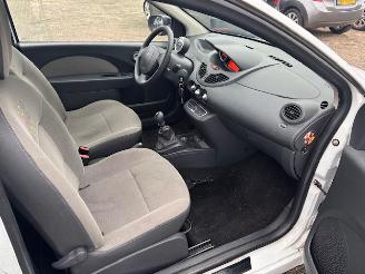 Renault Twingo 1.2 16v Collection airco picture 9