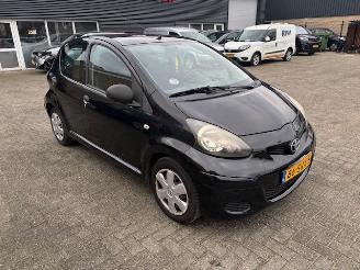 skadebil auto Toyota Aygo 1.0 12v 5-drs airco 2011/11