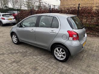 Toyota Aygo 1.3 5-drs clima picture 2