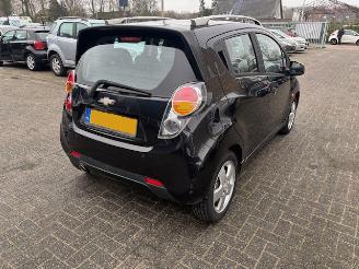 Chevrolet Spark 1.2 16v LT  airco Nap picture 4