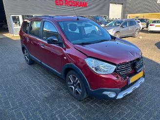 skadebil auto Dacia Lodgy 1.3 TCe Stepway km(66.495 Nap) 2020/6