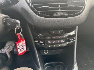 Peugeot 208 1.2 5-drs Envy Nap picture 14