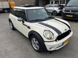 Auto incidentate Mini One 1.6 Minimalist Pano NAP 2010/6