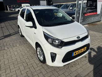 Voiture accidenté Kia Picanto 1.0 5-drs ExecutiveLine 2017/1