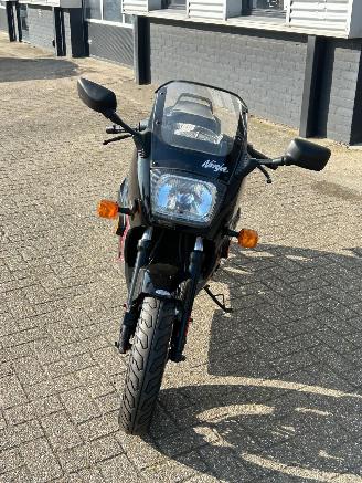 Kawasaki GPX 600 R  picture 8