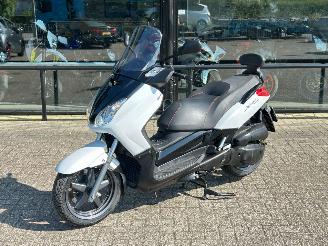 krockskadad bil motor Yamaha XMAX 125  2009/7
