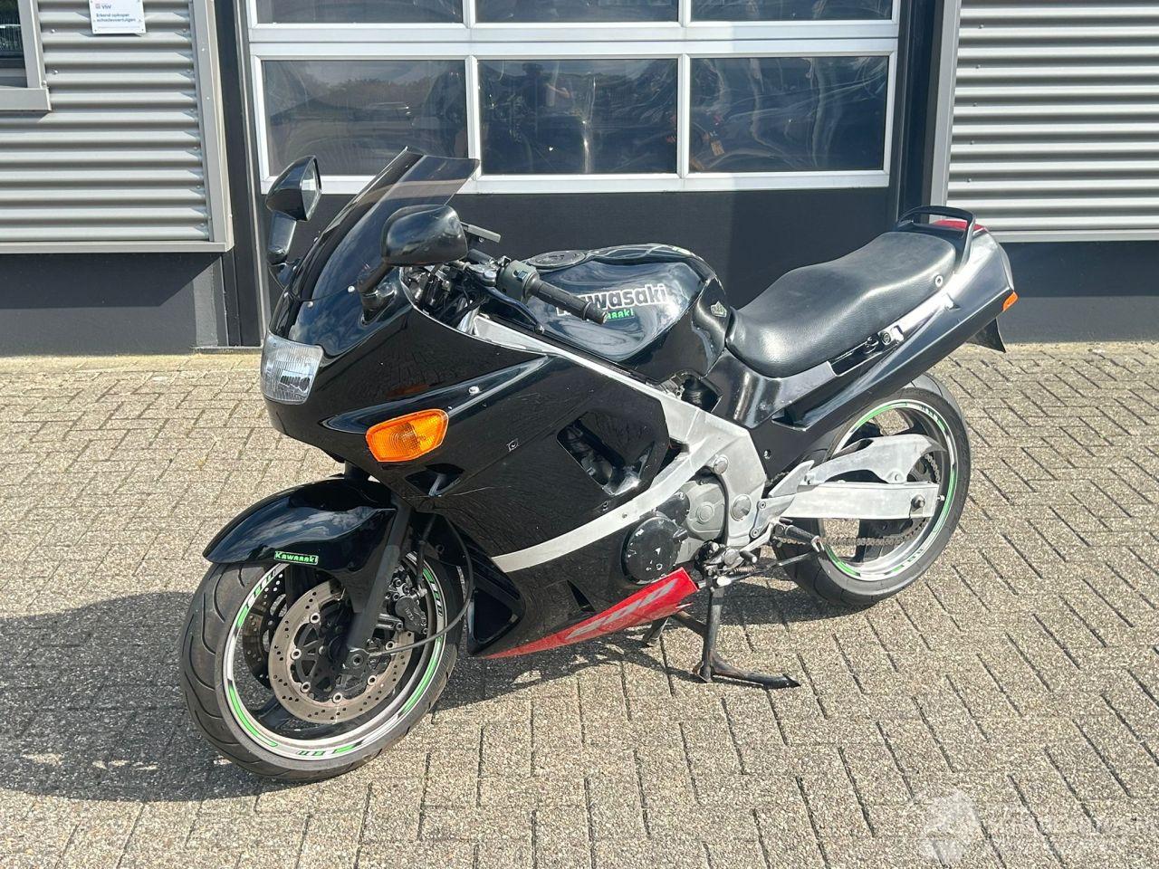 Kawasaki ZZ - R 600 