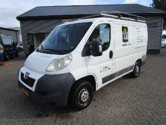 skadebil bedrijf Peugeot Boxer 330 2.2 HDI L1H1 2012/12