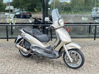 damaged motor cycles Piaggio Beverly 500  2004/6