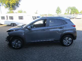 Hyundai Kona EV Comfort 64KWH (GERESEVEERD) picture 6