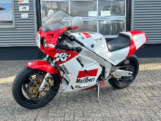 skadebil auto Yamaha FZR 1000  1987/3
