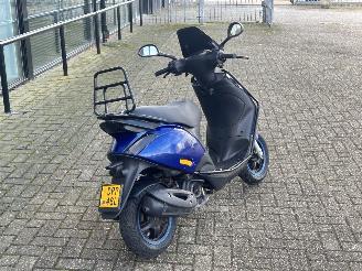 Piaggio  Zip 50 4T picture 3