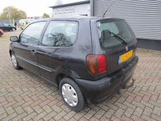Volkswagen Polo 1.6 automaat picture 2
