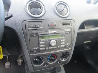 Ford Fusion 1.6-16V Futura picture 14