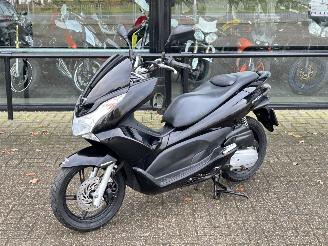 uszkodzony motocykle Honda PCX 125  2011/3