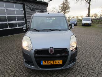 Fiat Doblo 2.0 Multijet Emotion picture 8